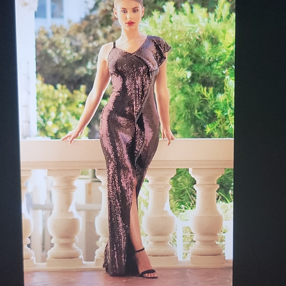 VALENTINE-Maxi Dress